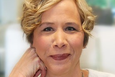 Ein Bild, das Menschliches Gesicht, Person, Augenbraue, Haut enthält. Automatisch generierte Beschreibung