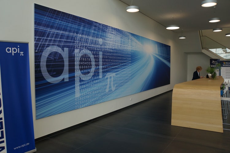 Ein Bild, das Im Haus, Wand, Ausstellung, Screenshot enthält. Automatisch generierte Beschreibung