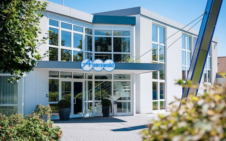 Ein Bild, das Gebäude, draußen, Fenster, Immobilie enthält. KI-generierte Inhalte können fehlerhaft sein.