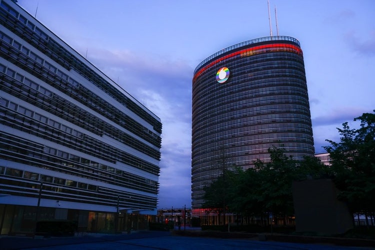 Ein Bild, das Himmel, Turm, draußen, Gebäude enthält. KI-generierte Inhalte können fehlerhaft sein.