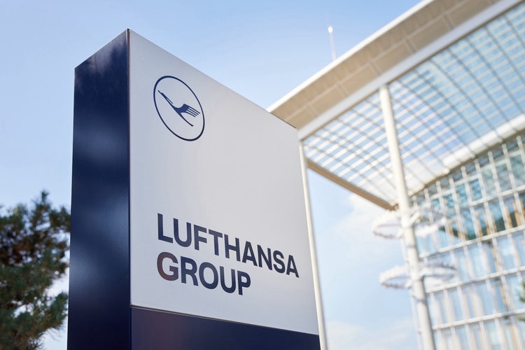 Ein Bild, das Himmel, Schild, Gebäude, Beschilderung enthält. KI-generierte Inhalte können fehlerhaft sein.
