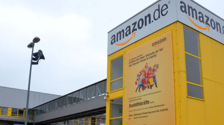 Ein Bild, das Himmel, draußen, Reklametafel, Text enthält. KI-generierte Inhalte können fehlerhaft sein.
