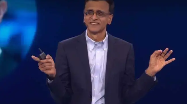 Ein Bild, das Menschliches Gesicht, Person, Kleidung, Formelle Kleidung enthält. KI-generierte Inhalte können fehlerhaft sein.