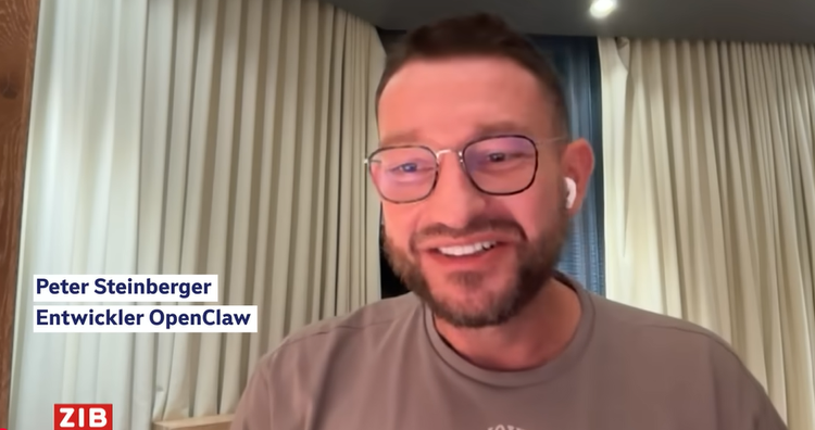 Ein Bild, das Menschliches Gesicht, Person, Lächeln, Kleidung enthält. KI-generierte Inhalte können fehlerhaft sein.