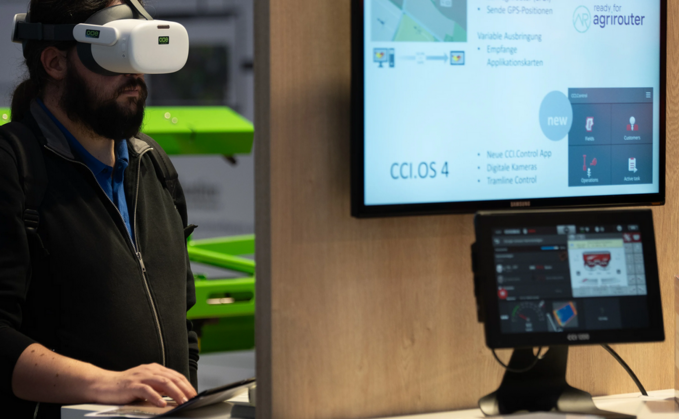 Längst ist auch VR in die Landwirtschaft eingezogen, wie diese Woche auf der Agritechnica in Hannover zu sehen war.