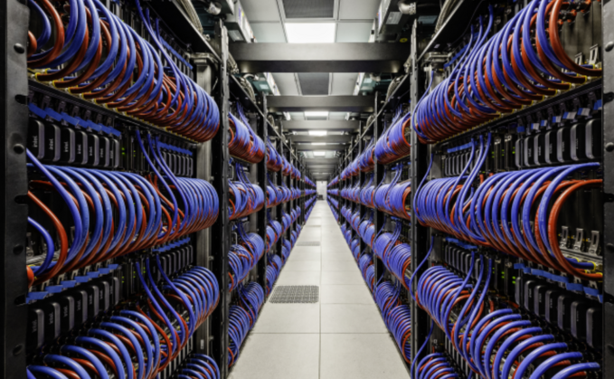 Aurora von HPE ist der zweitschnellste Supercomputer der Welt. Der schnellste, Frontier, wurde ebenfalls von HPE gebaut.